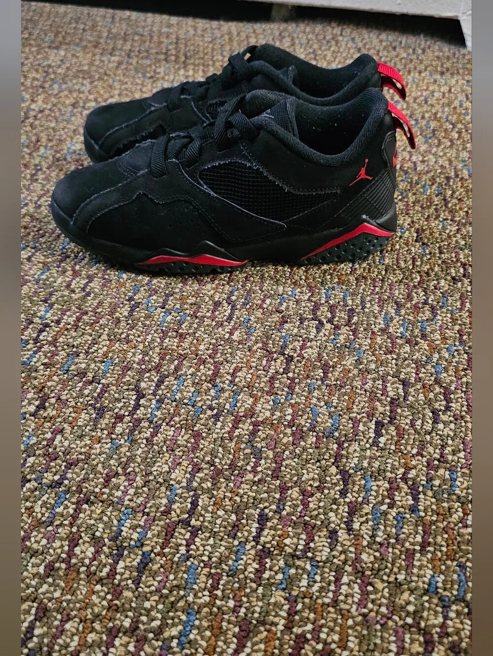 Jordan True Flight Low Black Red 